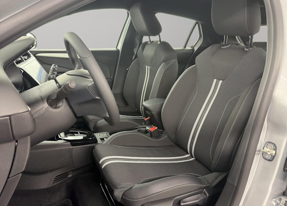 Vehicle image 5 Vehicle image 5