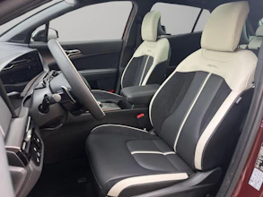 https://vehicle.imgix.net/4129312/c8f713be-1a9d-433f-b56e-ac4e3f39a83f.jpg