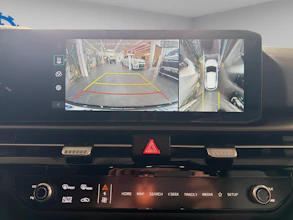 https://vehicle.imgix.net/4129312/f16e0b22-67c8-4117-9fc1-1e7ba3793209.jpg