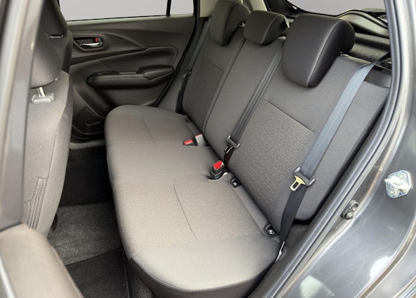 Vehicle image 6 Vehicle image 6