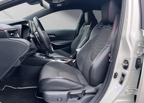 Vehicle image 8 Vehicle image 8