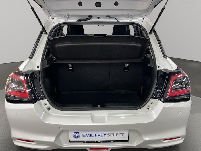 Vehicle image SUZUKI SWIFT