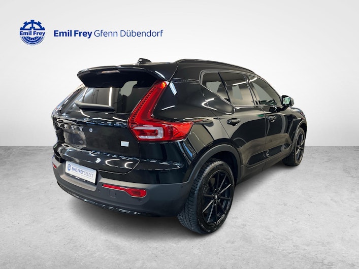 Vehicle image VOLVO XC40