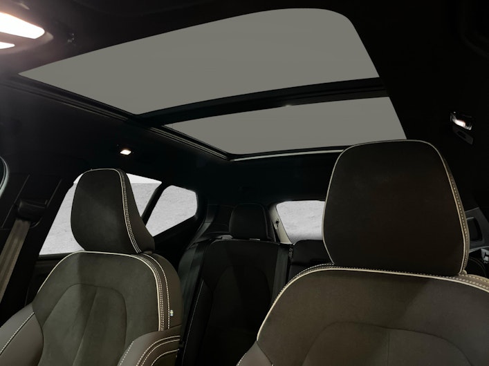 Vehicle image VOLVO XC40