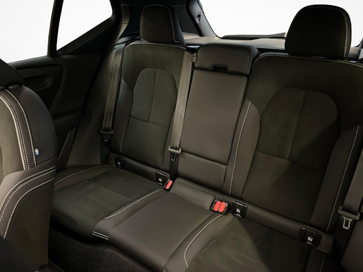 Vehicle image VOLVO XC40