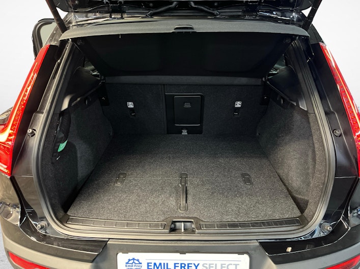 Vehicle image VOLVO XC40