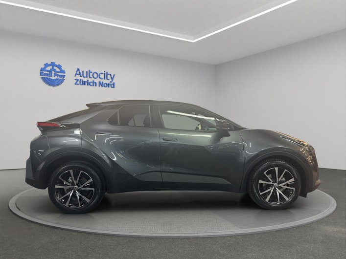 Vehicle image TOYOTA C-HR