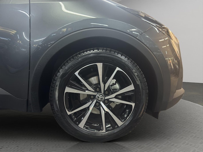 Vehicle image TOYOTA C-HR