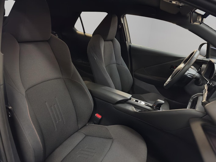 Vehicle image TOYOTA C-HR