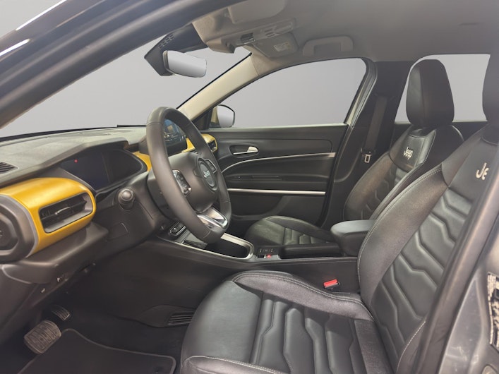 Vehicle image JEEP AVENGER