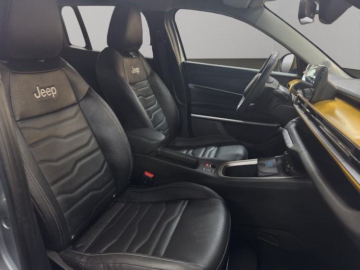 Vehicle image JEEP AVENGER