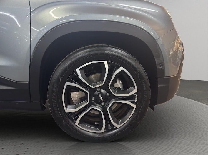 Vehicle image JEEP AVENGER