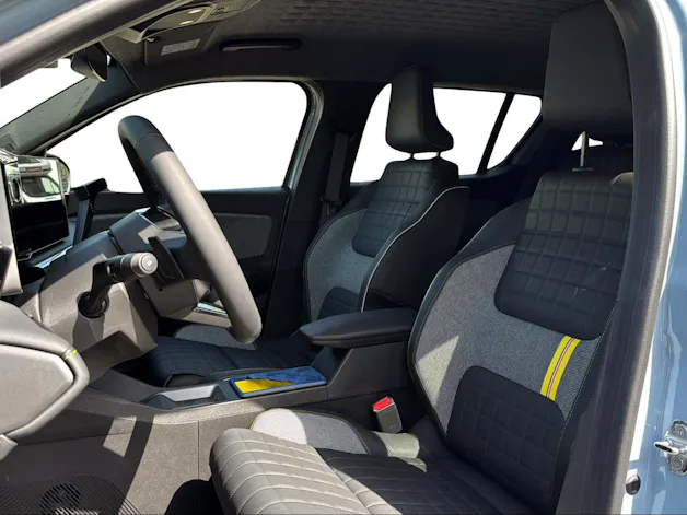 Renault R4 E-Tech Comfort Range iconic