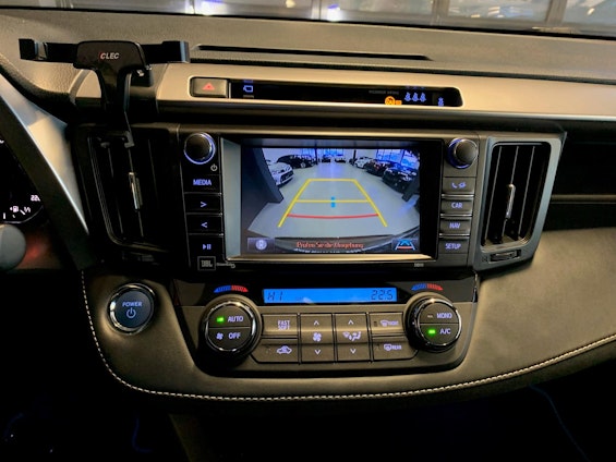 Vehicle image 3 Vehicle image 3