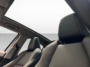 Vehicle image TOYOTA Yaris Cross 1.5 VVT-i HSD Elegant AWD-i