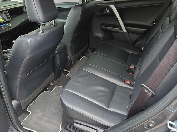 Vehicle image 10 Vehicle image 10