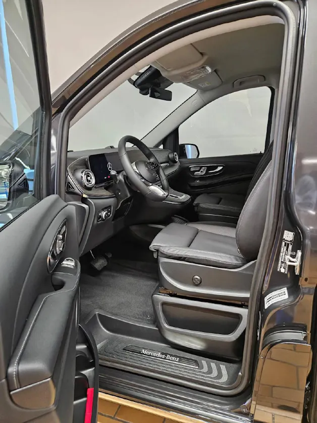 Mercedes-Benz EQV 300 lang Van