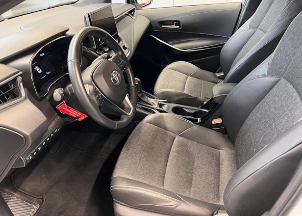 Vehicle image 8 Vehicle image 8