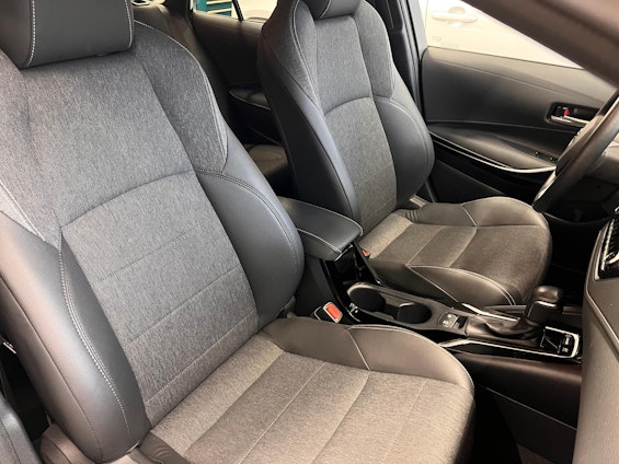 Vehicle image 14 Vehicle image 14