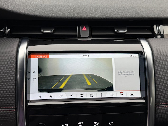 Vehicle image LAND ROVER DISCOVERY SPORT