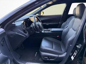 https://vehicle.imgix.net/4129777/bf8bfb3b-95d3-4f69-89b7-8de6b4b7f499.jpg