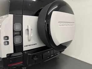 Vehicle image LAND ROVER Defender 90 3.0 D I6 350 X-Dynamic HSE