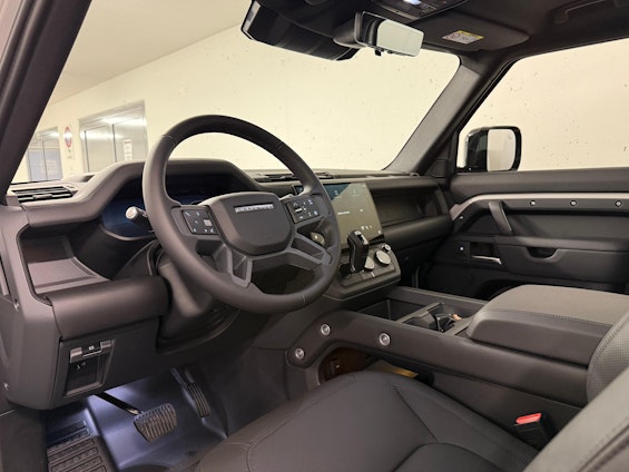 Vehicle image 6 Vehicle image 6