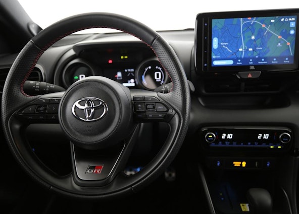 Vehicle image 4 Vehicle image 4