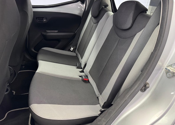 Vehicle image 10 Vehicle image 10