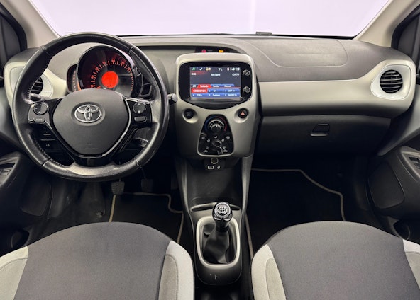 Vehicle image 5 Vehicle image 5