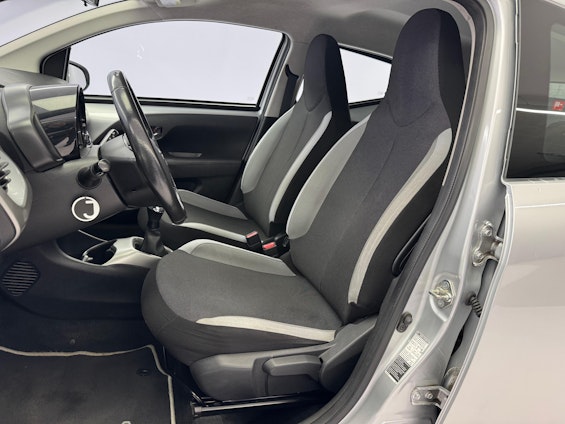 Vehicle image 8 Vehicle image 8