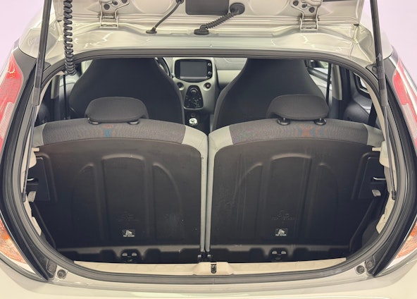 Vehicle image 9 Vehicle image 9