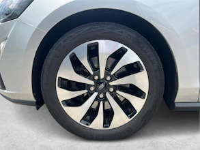 https://vehicle.imgix.net/4129866/c5847161-606e-45cd-af35-8cde6a2624f9.jpg
