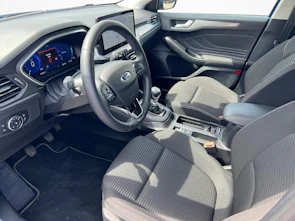 Fahrzeugbild FORD Focus Station Wagon 1.0i EcoB Hybrid 125 Titanium X