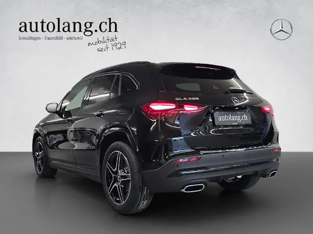 Mercedes-Benz GLA 200 AMG Line Night Star