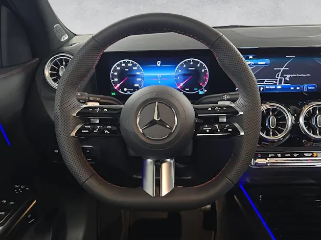 Mercedes-Benz GLA 200 AMG Line Night Star