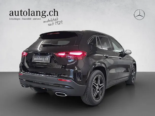 Mercedes-Benz GLA 200 AMG Line Night Star