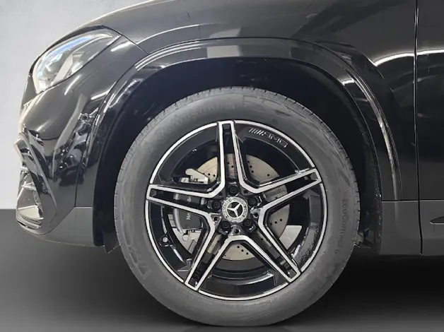 Mercedes-Benz GLA 200 AMG Line Night Star
