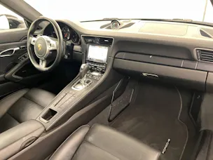 Porsche 911 Carrera 4 GTS