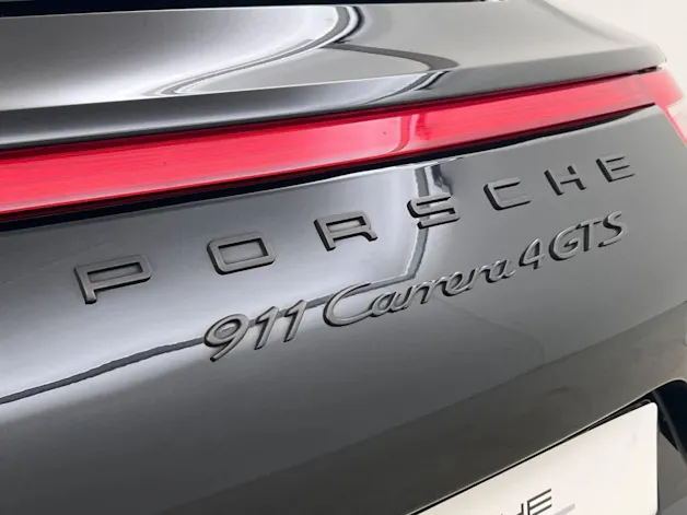 Porsche 911 Carrera 4 GTS