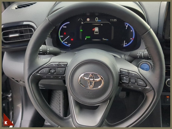 Vehicle image 9 Vehicle image 9