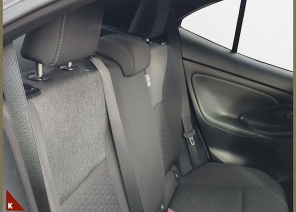 Vehicle image 18 Vehicle image 18