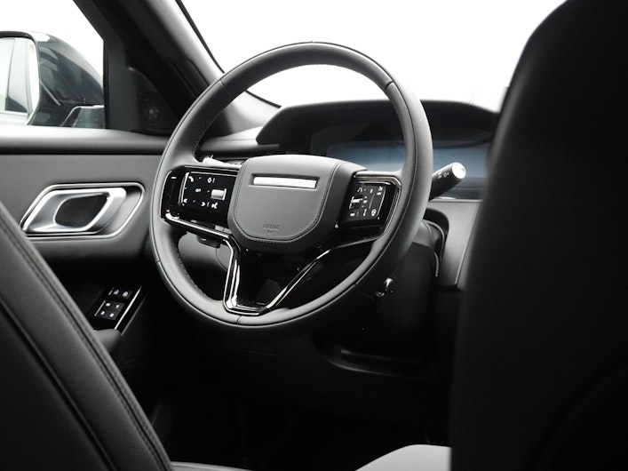 Vehicle image LAND ROVER RANGE ROVER VELAR