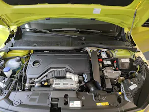 Peugeot 208 1.2 Hybrid GT