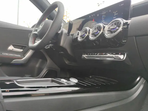 Mercedes-Benz A 200 AMG Line Night Star