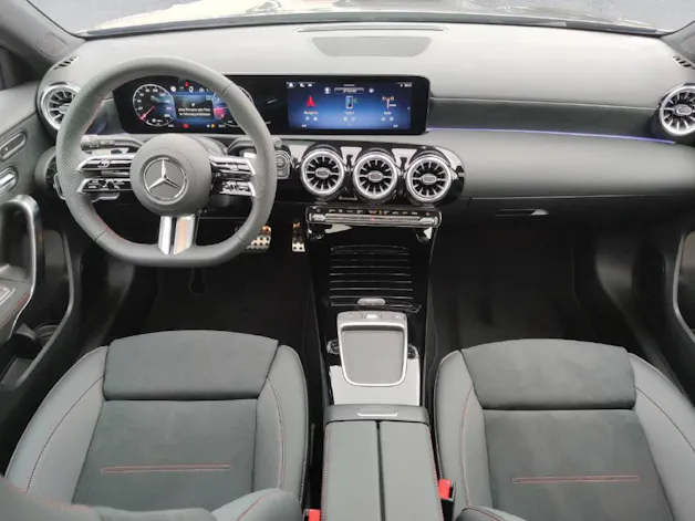 Mercedes-Benz A 200 AMG Line Night Star
