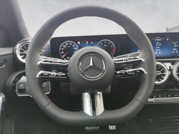 Mercedes-Benz A 200 AMG Line Night Star