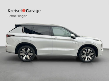 MITSUBISHI OUTLANDER 4
