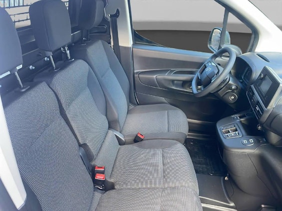 Vehicle image 11 Vehicle image 11