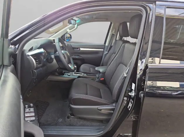 Toyota Hilux Double Cab.-Pick-up 2.8 48038/004